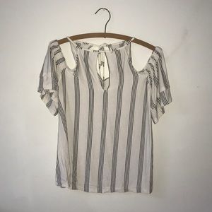 NEVER WORN AEO Soft & Sexy Cold Shoulder Blouse